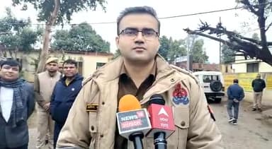 अमरोहा: स्नातक चुनाव को लेकर पुलिस अधीक्षक आदित्य लाहंगे ने कहा- भारी पुलिस बल के बीच चल रहा मतदान