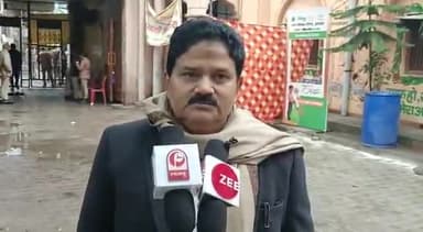 अमरोहा: स्नातक चुनाव वोटिंग के बाद पूर्व पालिका अध्यक्ष समाजवादी पार्टी के नेता डॉ परवेज ने अपने प्रत्याशी की जीत का किया दावा