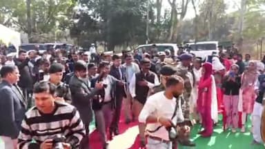 कांके: मोरहाबादी मैदान स्थित गांधी प्रतिमा स्थल पर राज्यपाल और मुख्यमंत्री ने महात्मा गांधी को अर्पित की श्रद्धांजलि