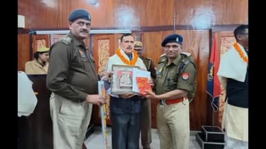 गोंडा: पुलिस लाइन में अधिवर्षता सेवा पूर्ण करने वाले पुलिसकर्मियों को एडिशनल एसपी ने फूल माला पहनाकर दी शुभकामनाएं