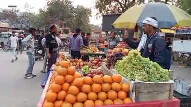 होशंगाबाद नगर: शहर के सतरास्ते पर नगरपालिका के अतिक्रमण दल ने सड़क किनारे से हटवाया अतिक्रमण