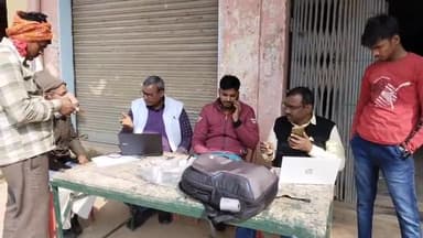 सुल्तानपुर: बकाया बिजली बिल भुगतान को लेकर गोसाईगंज बाजार में विद्युत विभाग ने लगाया मेगा कैंप, लाखों रुपए की राजस्व की वसूली की गई