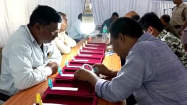 पन्ना: कलेक्ट्रेट कार्यालय में 21 फरवरी में आयोजित होगी हीरों की नीलामी, रखे जाएंगे ₹3.96 करोड़ के 217 नग छोटे-बड़े हीरे