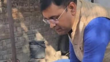 हज़ारीबाग: हजारीबाग शहर के सेवानिवृत दिव्यांग पेंशनर के घर जाकर कोषागार पदाधिकारी ने पेंशन प्रक्रिया की पूर्ण