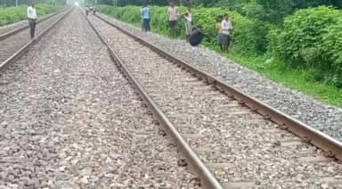 सारनाथ थाना क्षेत्र अंतर्गत पंचकोशी रेलवे क्रॉसिंग के पास ट्रेन की चपेट में आने से 40 वर्षीय व्यक्ति की हुई मौत