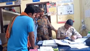 शहर की सड़कों पर ट्रैफिक व्यवस्था खराब कर रही 2 बसों को पुलिस ने पकड़ा, की चालानी कार्रवाई