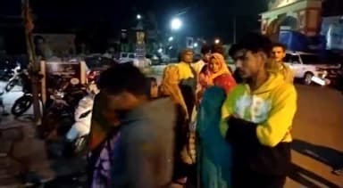 टीकमगढ़: शहर के खाई मोहल्ले में आपसी विवाद को लेकर दो पक्षों के बीच हुई मारपीट, दोनों पक्षों ने कोतवाली में दिया आवेदन