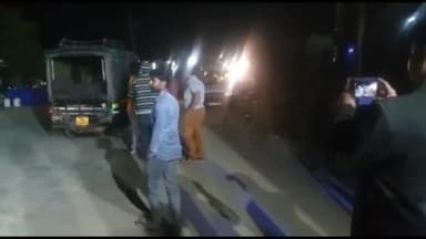 सिवनी: मिलन लाॅन के पास टक्कर होने के बाद ऑटो और बाइक चालक के बीच हुई मारपीट, वीडियो सोशल मीडिया पर हुआ वायरल