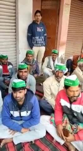 जलेसर: नूंहखास में भैंस चोरी की घटना से आक्रोशित किसानों ने जलेसर निधौली मार्ग पर लगाया जाम