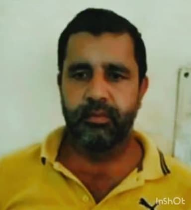 हापुड़: कचहरी गेट के बाहर लाखन हत्याकांड मे संलिप्त 2 कुख्यात आरोपी सुनील चचूला व मनीष चंदेला के विरोध पुलिस ने NSA की कार्रवाई