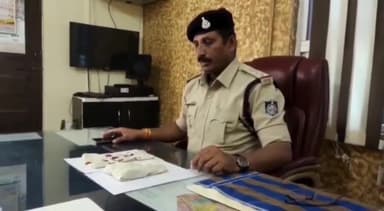 सीतामऊ: सीतामऊ थाना क्षेत्र के ग्राम हंनड़ी यात्री प्रतीक्षालय के यहां से वर्दीचंद को धारदार चाकू के साथ पकड़ा करी 25 आर्म्स एक्