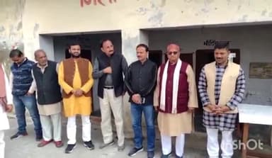 सुल्तानपुर: नगर में अवैध रूप से चल रहे टैक्सी स्टैंड पर कांग्रेसियों ने जताई नाराजगी, DM को ज्ञापन सौंप कर कार्रवाई की मांग की