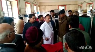 धौलपुर: सवा लाख रुपए के इनामी डकैत केशव गुर्जर का कड़ी सुरक्षा के बीच किया जा रहा है सरकारी अस्पताल में इलाज