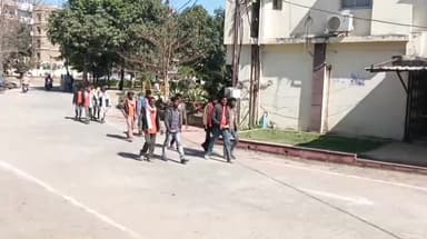 नरसिंहपुर: हिनोतिया गांव में बिक रही अवैध शराब से तंग आकर ग्रामीणों ने एसपी ऑफिस पहुंचकर की एसपी से लिखित शिकायत