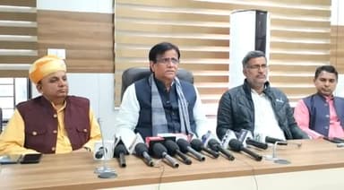 चरखी दादरी: रेस्ट हाउस में आज केंद्रीय बजट व किसानों की समस्याओं को लेकर मीडिया से रूबरू हुए भाजपा प्रदेश अध्यक्ष ओमप्रकाश धनखड़