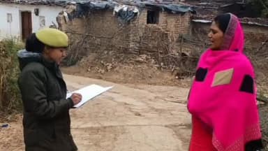 हमीरपुर: जनपद पुलिस ने मिशन शक्ति अभियान के अंतर्गत की एंटी रोमियो चेकिंग