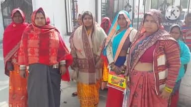 मैनपुरी: नगला पुनि निवासी आधा दर्जन से अधिक महिलाओं ने पात्रता के आधार पर आवास दिलाए जाने की DM से लगाई गुहार, सचिव पर लगाए आरोप