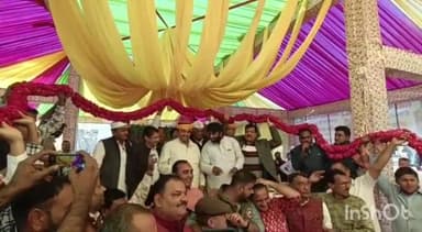 जैसलमेर: एयरफोर्स चौराहे पर कैबिनेट मंत्री सालेह मोहम्मद का कांग्रेसी कार्यकर्ताओं ने मनाया जन्मोत्सव