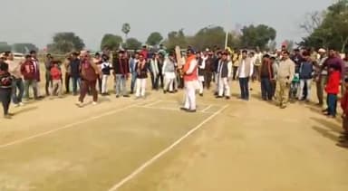 बिल्हौर: हिलालपुर गांव में क्रिकेट टूर्नामेंट का विधायक राहुल बच्चा सोनकर का फीता काटकर किया उद्घाटन