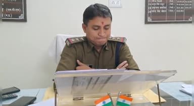 खुरई: खुरई शहरी थाना प्रभारी के रूप में सतीश सिंह ने किया पदभार ग्रहण, स्टाफ से की विभिन्न मुद्दों पर चर्चा