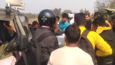 देवघर: यातायात सघन जांच अभियान में वाहनों की चेकिंग कर काटे गए कुल 72 चालान, 69500 रुपये फाइन वसूल किया गया