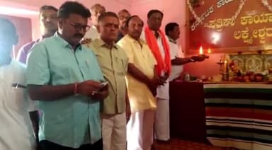 ಲಕ್ಷ್ಮೇಶ್ವರ: ಪಟ್ಟಣದಲ್ಲಿ ಕಾರ್ಯನಿರತ ಪತ್ರಕರ್ತರ ಕಾರ್ಯಾಲಯ ಉದ್ಘಾಟಿಸಿದ ಮುಕ್ತಿಮಂದಿರದ ಶ್ರೀಗಳು