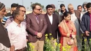 शामली: कृषि विज्ञान केंद्र पर चल रहे किसानों के प्रशिक्षण कार्यक्रम के समापन अवसर पर पहुंची डीएम जसजीत कौर