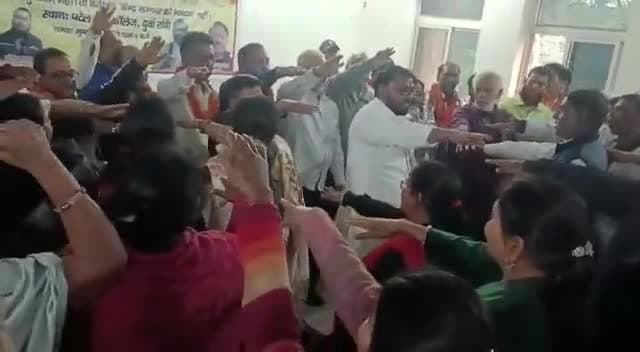 झारखंड: जमाकर्ताओ और अभिकर्ताओ ने #सहारा_समूह और #सरकार के खिलाफ ली शपथ #जो_सहारा_से_भुगतान_करायेगा_व_सत्ता_में_आएगा
