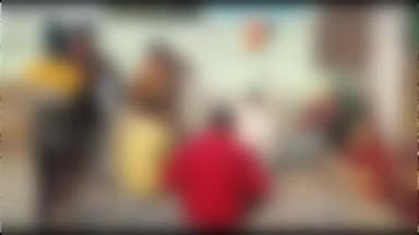 हसनपुर: थाना क्षेत्र हसनपुर के एक गांव में घर के अंदर फंदे पर लटकता मिला इंटर के छात्र का शव, परिजनों ने किया अंतिम संस्कार