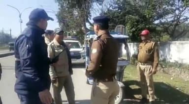 हरिद्वार: यातायात नियमों की अनदेखी करने वाले ई-रिक्शा चालकों पर यातायात पुलिस ने भेल हरिद्वार में की चालानी कार्रवाई