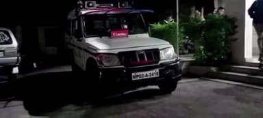 कटनी नगर: रंगनाथ थाना क्षेत्र के झर्रा टिकुरिया में बदमाशों को पकड़ने गई पुलिस पर हुई फायरिंग, बाल-बाल बचा आरक्षक