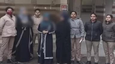 मुरादाबाद: अगवानपुर में कपड़े की दुकान से 5 सूट चोरी करने के मामले में 3 महिलाओं को पुलिस ने किया गिरफ्तार