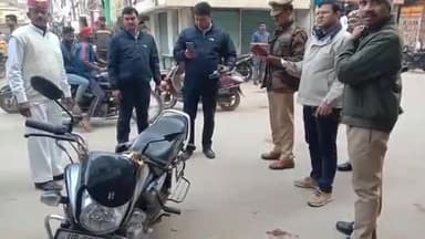 जौनपुर: ओलंदगंज में आज यातायात पुलिस द्वारा चलाया गया दोपहिया चेकिंग अभियान मौके पर 10 वाहन का हुआ चालान