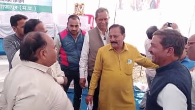 शाजापुर: गिरवर तालाब के सामने नाले में फैली गंदगी की क्षेत्रवासियों ने नगरपालिका अध्यक्ष से की शिकायत