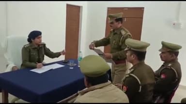 इकौना: पुलिस अधीक्षक ने थाना इकौना में की अपराध समीक्षा, दिए आवश्यक दिशा -निर्देश