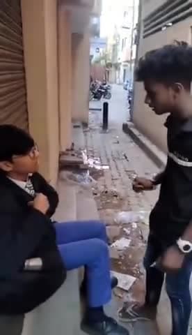 यह वीडियो कहां का है पता नहीं चल रहा इसको सब  अपने ग्रुप में डाल दो ताकि पता चल सके यह लोग कौन है #