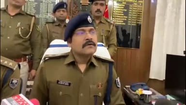 मोतिहारी: जिले में छापेमारी में पुलिस ने भारी मात्रा में शराब एवं वाहनों को किया जब्त