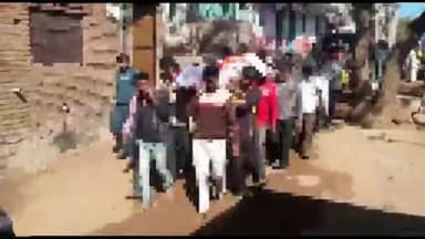 डग: कस्बा स्थित पठारी मोहल्ले में समाजसेवियों ने कराया बुजुर्ग का अंतिम संस्कार