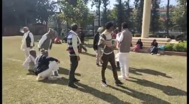 करनाल: एजेंट द्वारा अमेरिका भेजने के नाम पर 23 लाख की ठगी के मामले में माखू माजरा के लोगों ने सेक्टर-12 में SP से की शिकायत