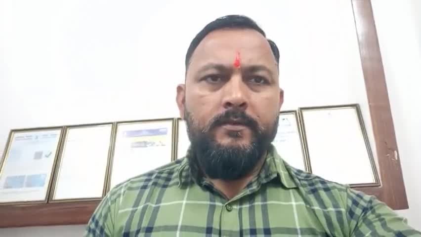 चरित्रहीन स्वामी प्रसाद मौर्या जैसे गंदी विचारधारा वाले लोगो का बहिष्कार होना चाहिए.। नीरज सिंह #अवधकेशरी