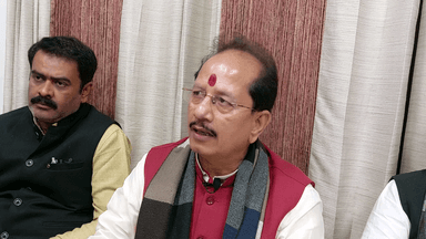 बेगूसराय: परना पंचायत के मुखिया की हत्या को लेकर विधानसभा के पूर्व अध्यक्ष विजय सिन्हा ने सरकार पर साधा निशाना