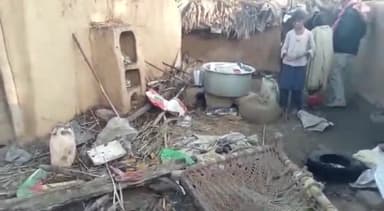 करपी: बासाटाड गाँव निवासी के मिट्टी फुस से बने मकान में जमीनी विवाद को लेकर भतीजों ने लगा दी आग, मकान जलकर राख