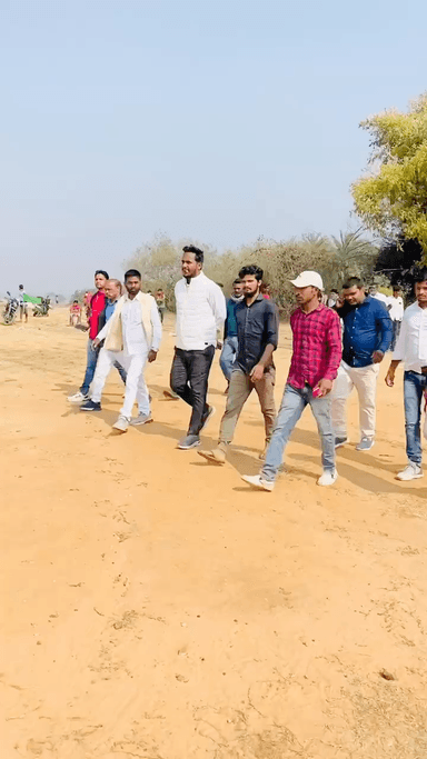 फुल्लीडुमर प्रखंड में HCC-8 टूर्नामेंट का विधिवत उद्घाटन करते हुए, साथ में स्थानीय प्रतिनिधि मौजूद रहे।
#RajendraYadav #SharadYadav #Banka #Belhar #Fullidumar