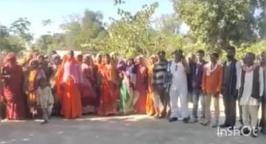 गुना नगर: सिलावटी, बिसोनिया, शेखपुर के सहरिया आदिवासी लोग पहुंचे कलेक्ट्रेट कार्यालय, समस्याओं को लेकर कलेक्टर से लगाई गुहार