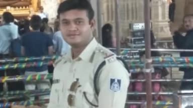 सिमरिया: पेंशन धारियों को फर्जी कॉल से बचाने के लिए सिमरिया थाना प्रभारी ने लोगों को दी सलाह