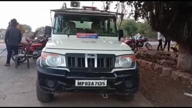 दमोह: निमन तिराहे पर पुलिस ने चलाया वाहन चेकिंग अभियान, करीब 16 बाइक सवारों के काटे गए ई-चालान