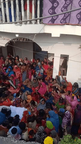 बेगूसराय: Parna के मुखीया का अंतिम दर्शन
बेहरहमी से उनकी गोली मारकर hatiya#Begusarai #parna