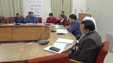 गोंडा: कलेक्ट्रेट सभागार में जल जीवन मिशन को लेकर बैठक, धीमी कार्य प्रगति को लेकर संबंधित अधिकारियों के कसे पेंच।
