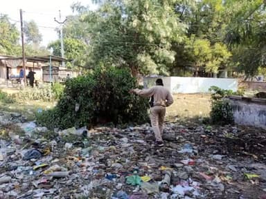 तिलौथू: पुलिस ने उत्तरपट्टी मोहल्ले से छापेमारी कर 1.4 लीटर शराब किया बरामद