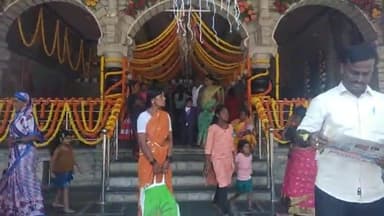 ಮುಂಡರಗಿ: ಪಟ್ಟಣದ ಅನ್ನದಾನೇಶ್ವರ ಶ್ರೀ ಮಠಕ್ಕೆ ಹರಿದು ಬಂದ ಭಕ್ತ ಸಾಗರ